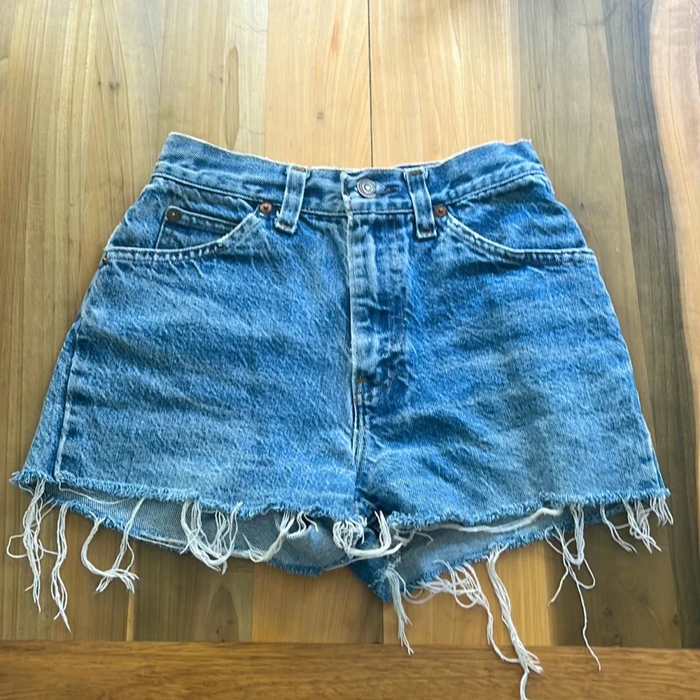 Vintage Levi jean shorts - Picture 1 of 2